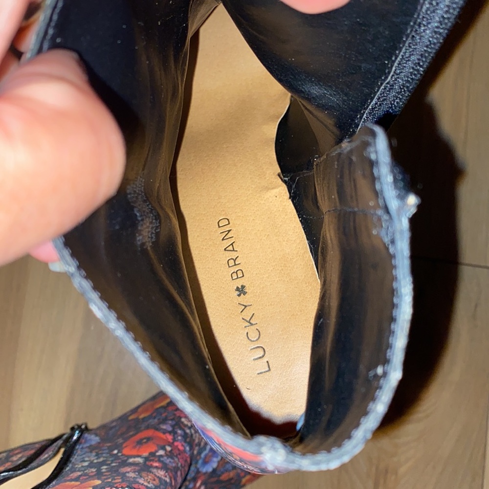 ♥️🍒Lucky brand like new♥️🍒 - Picture 6 of 6